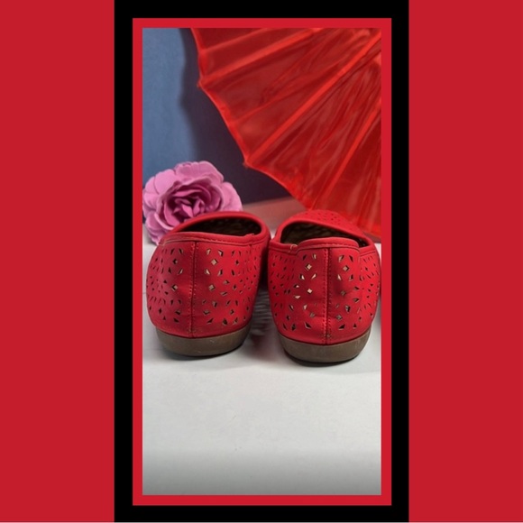 White Mountain (Mt.) Red Perforated Red Ballet Flats 10W WIDE Fall 24 - Picture 6 of 6